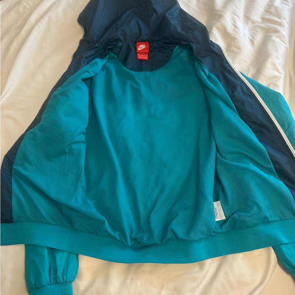 Nike Windrunner Jacket - image 3